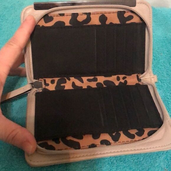 Jessica Simpson Wallet  - Picture 6 of 7